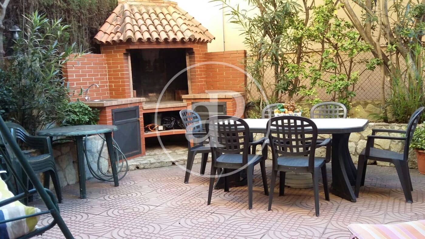 6 soveværelse Villa til salg i Paterna med swimmingpool - € 695.000 (Ref: 9525674)