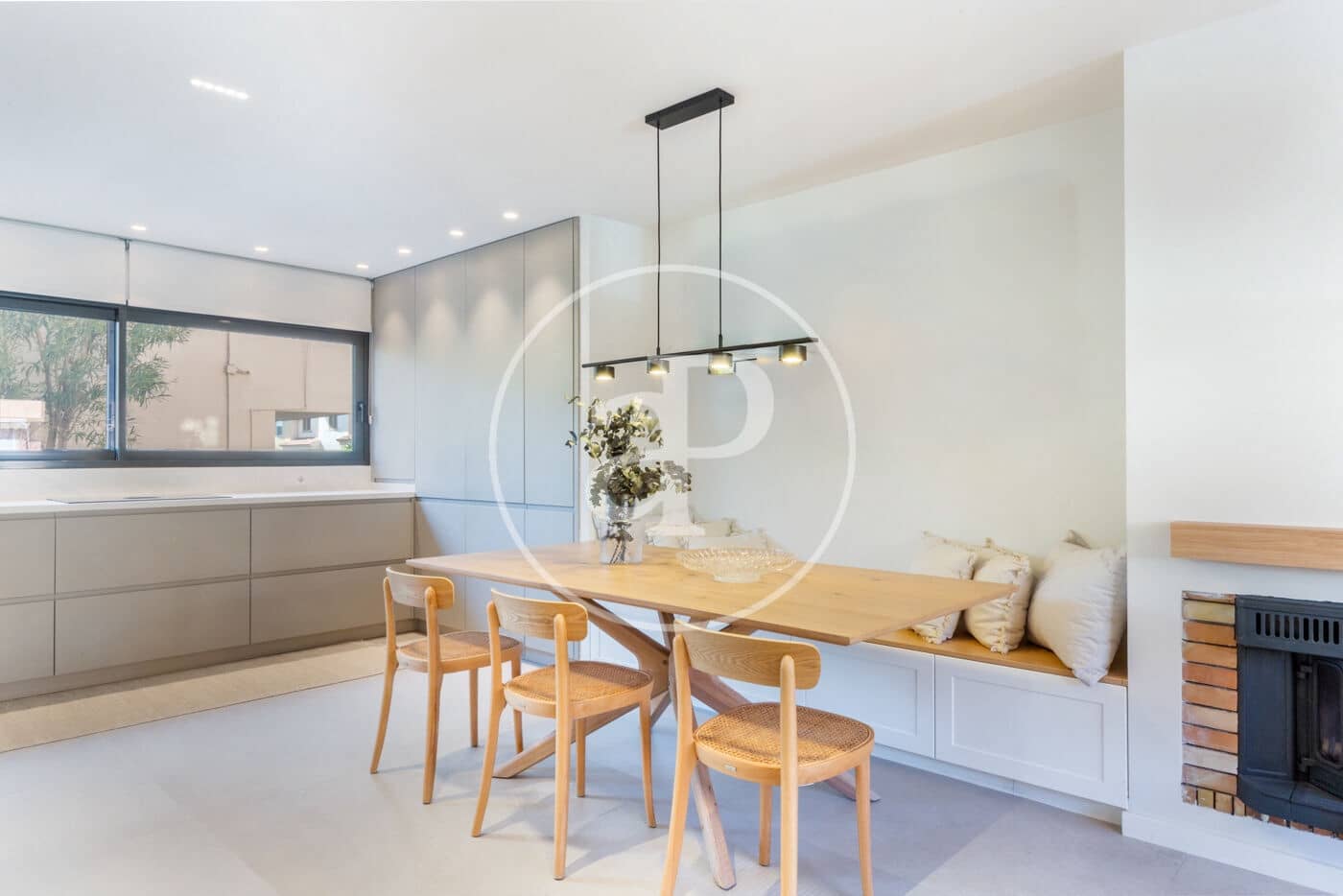 6 bedroom Villa for sale in Paterna with pool - € 695,000 (Ref: 9525674)