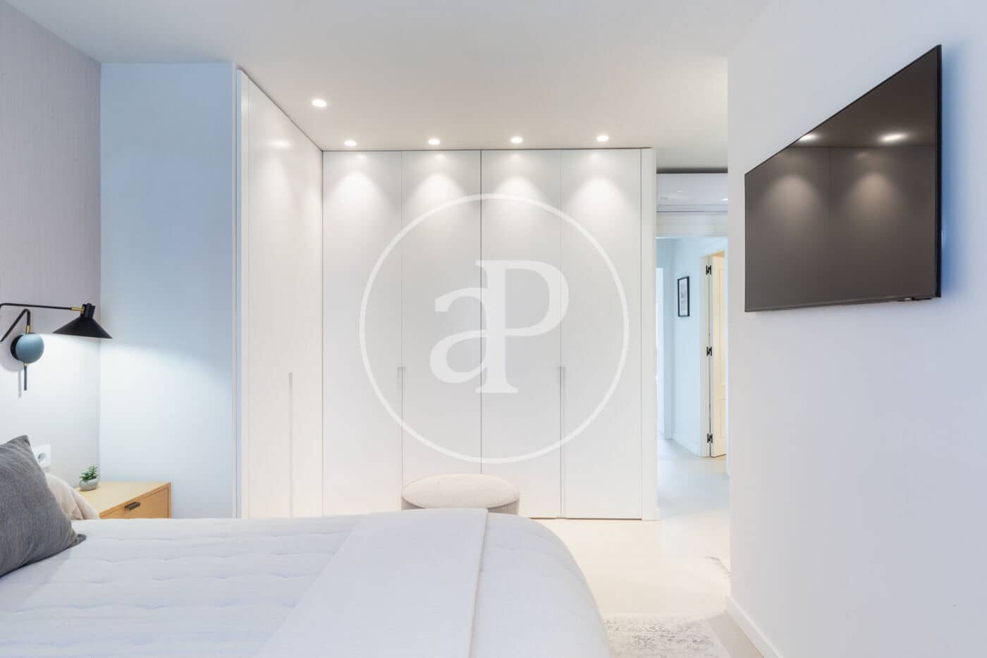 6 bedroom Villa for sale in Paterna with pool - € 695,000 (Ref: 9525674)