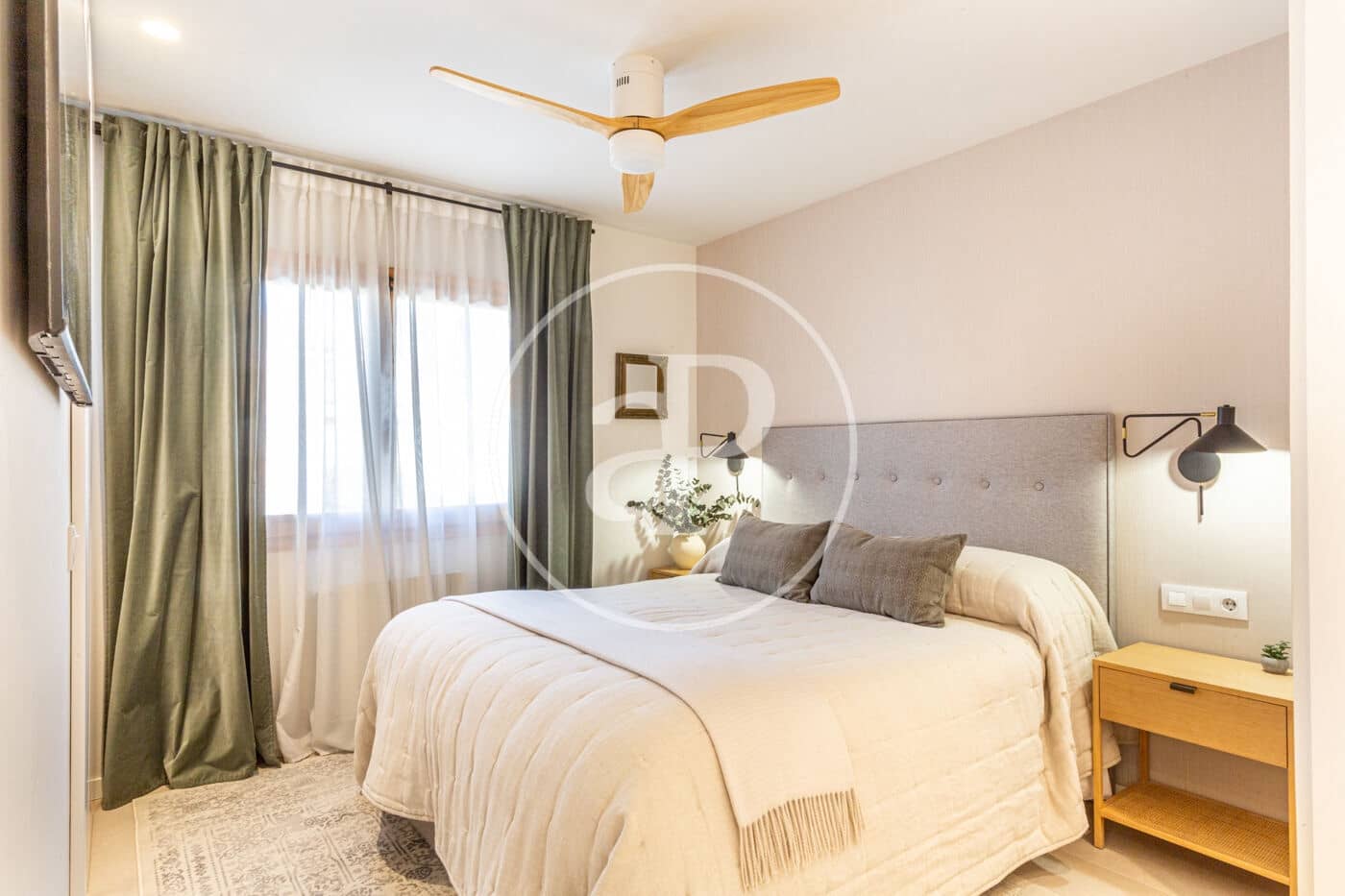 6 bedroom Villa for sale in Paterna with pool - € 695,000 (Ref: 9525674)