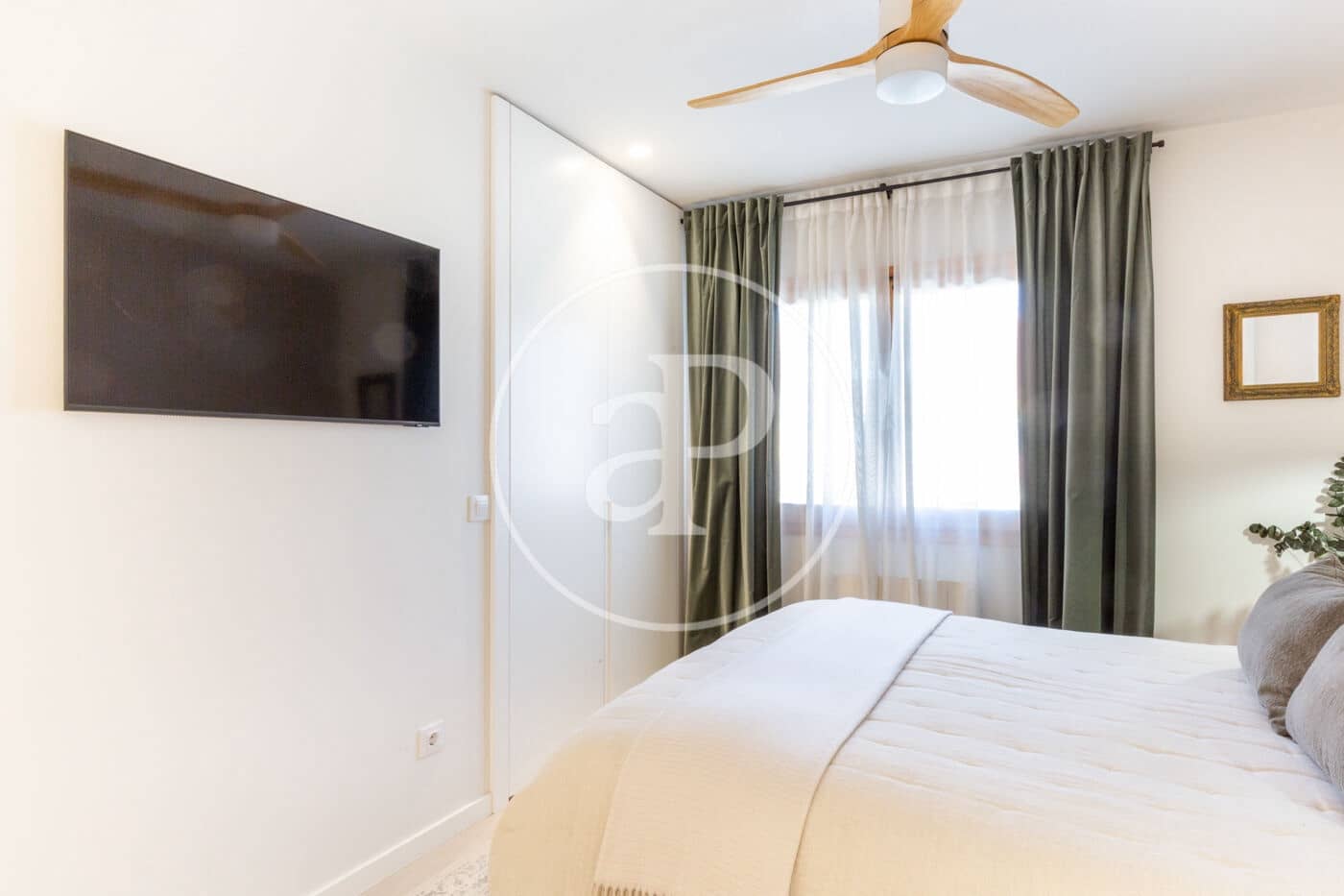 6 bedroom Villa for sale in Paterna with pool - € 695,000 (Ref: 9525674)