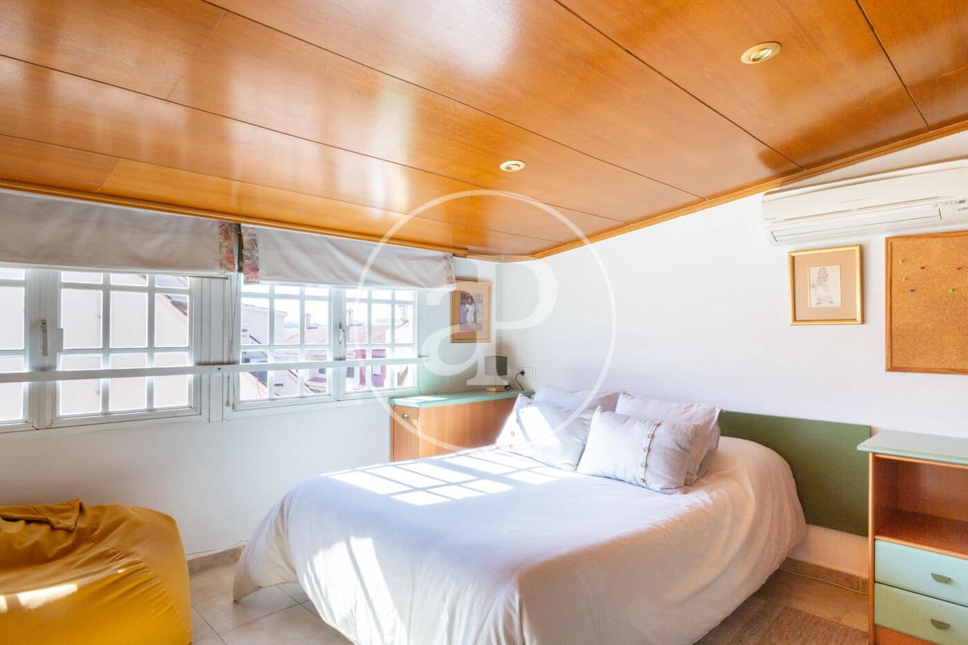 6 bedroom Villa for sale in Paterna with pool - € 695,000 (Ref: 9525674)