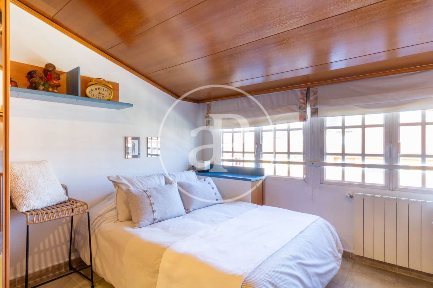 6 bedroom Villa for sale in Paterna with pool - € 695,000 (Ref: 9525674)