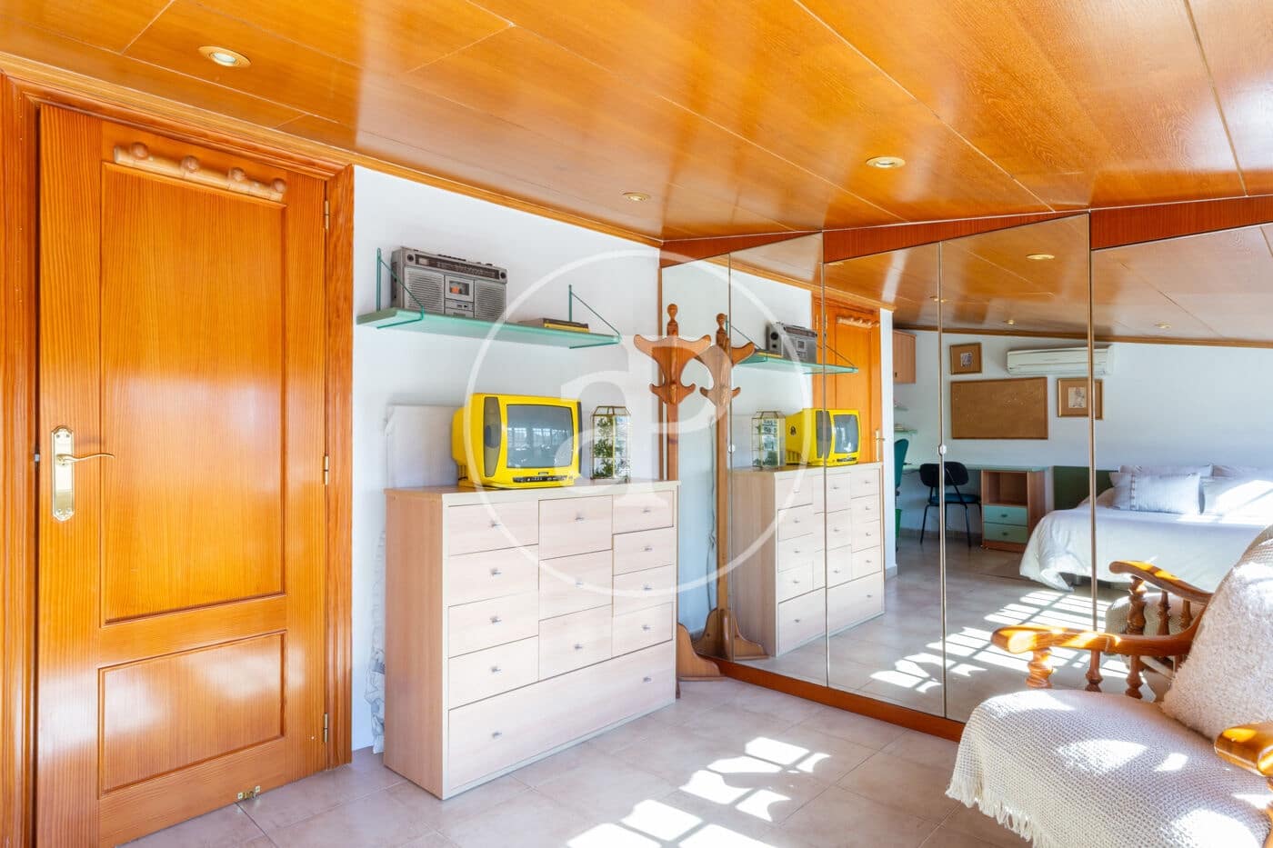 6 bedroom Villa for sale in Paterna with pool - € 695,000 (Ref: 9525674)