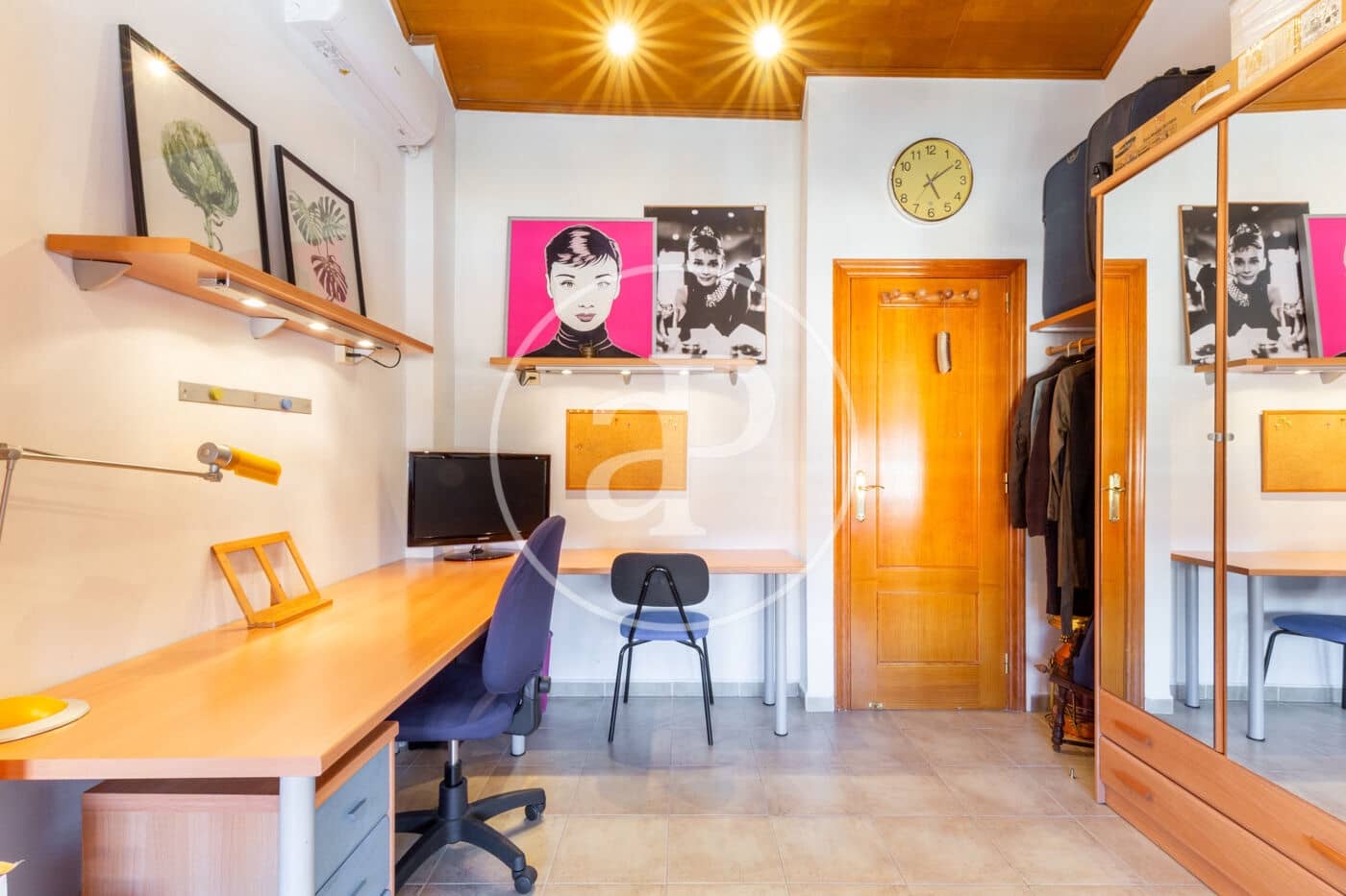 6 bedroom Villa for sale in Paterna with pool - € 695,000 (Ref: 9525674)