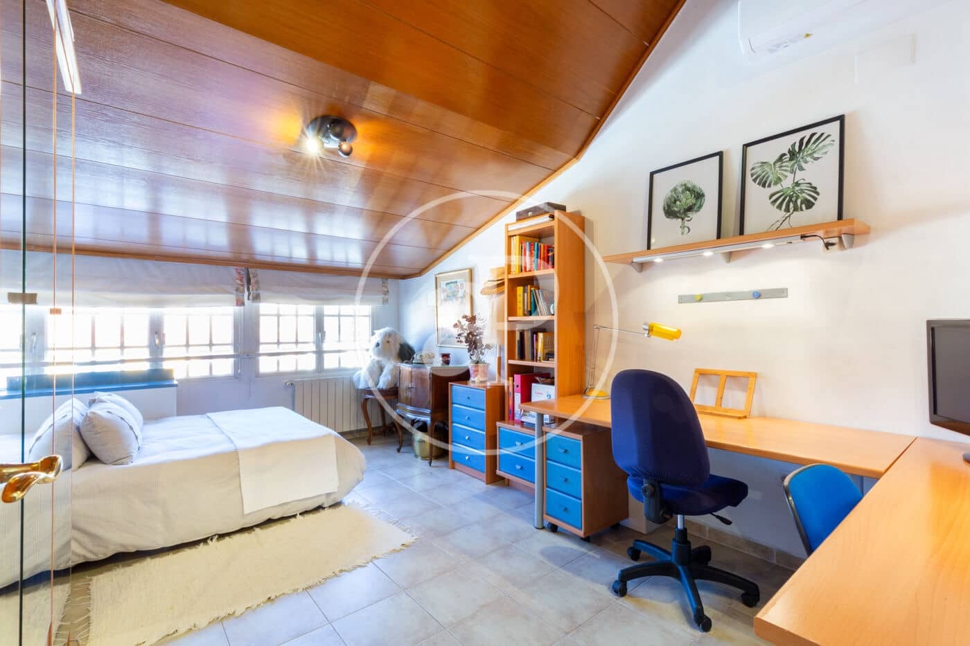 6 bedroom Villa for sale in Paterna with pool - € 695,000 (Ref: 9525674)