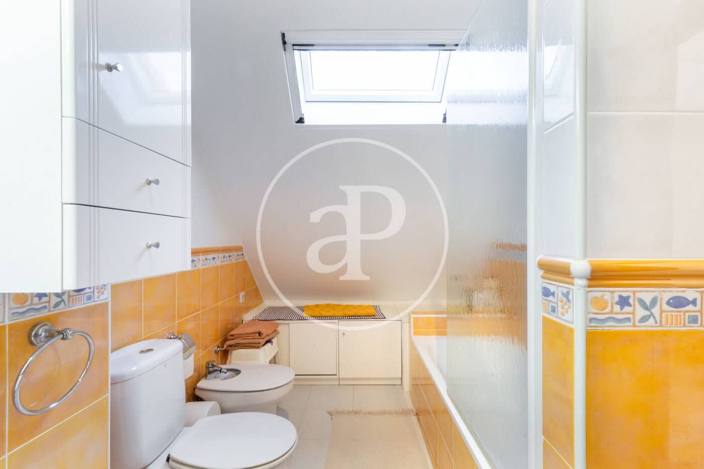 6 bedroom Villa for sale in Paterna with pool - € 695,000 (Ref: 9525674)