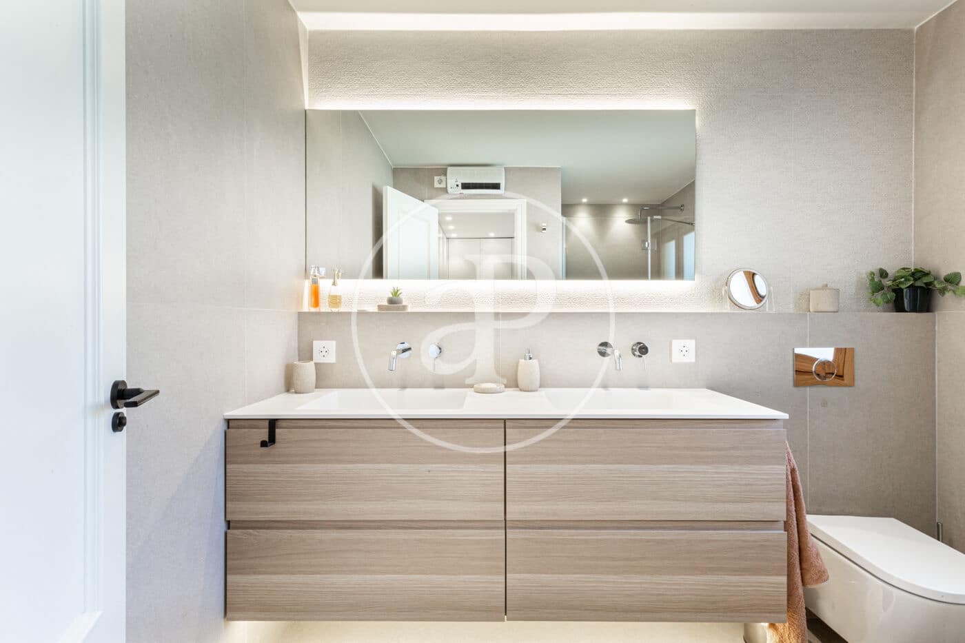 6 bedroom Villa for sale in Paterna with pool - € 695,000 (Ref: 9525674)