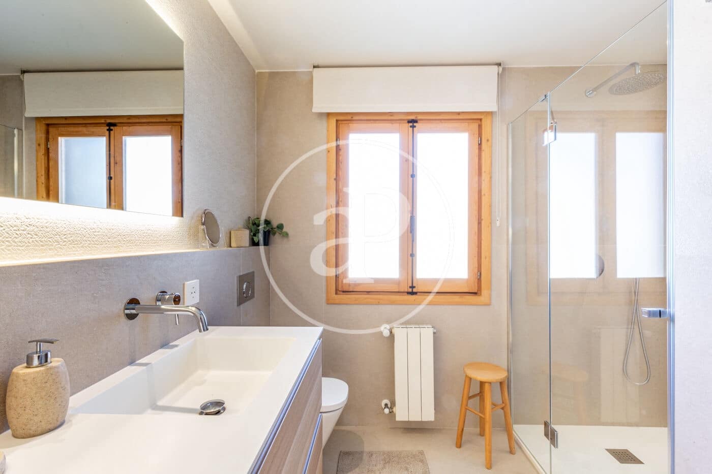 6 bedroom Villa for sale in Paterna with pool - € 695,000 (Ref: 9525674)