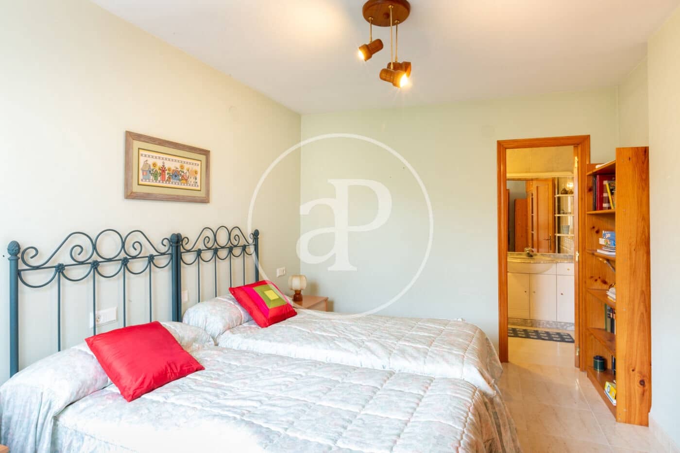 Chalet de 3 habitaciones en Náquera en venta con piscina - 350.000 € (Ref: 9525675)