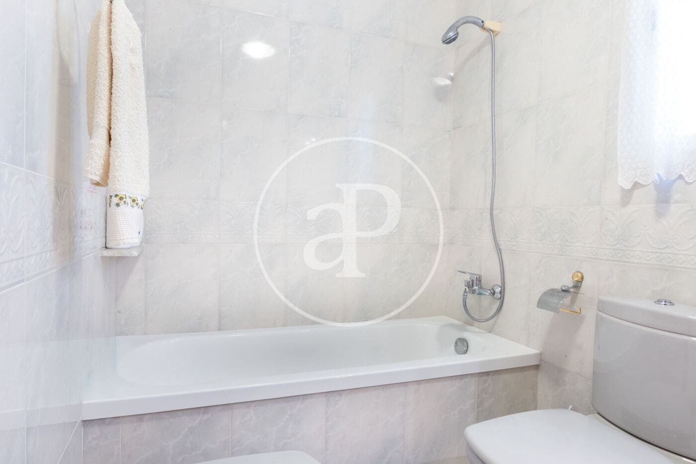 Chalet de 3 habitaciones en Náquera en venta con piscina - 350.000 € (Ref: 9525675)