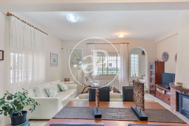 Chalet de 3 habitaciones en Náquera en venta con piscina - 350.000 € (Ref: 9525675)