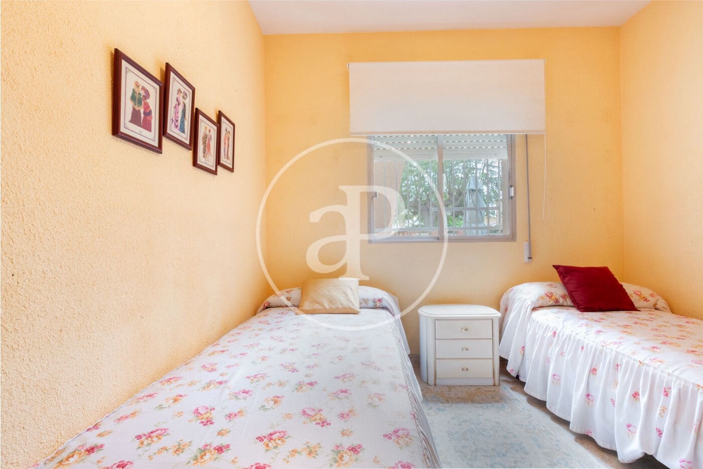 Chalet de 3 habitaciones en Náquera en venta con piscina - 350.000 € (Ref: 9525675)