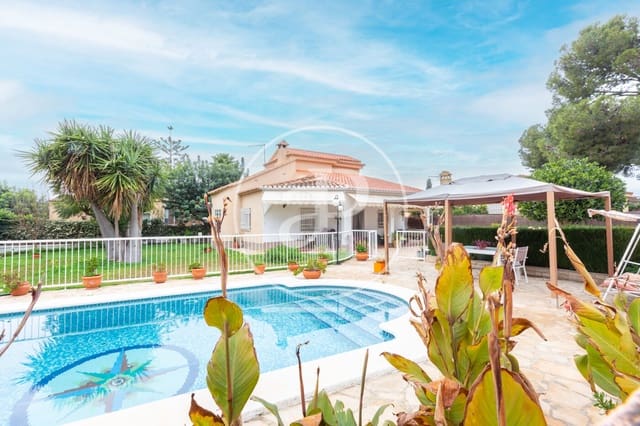 Chalet de 3 habitaciones en Náquera en venta con piscina - 350.000 € (Ref: 9525675)