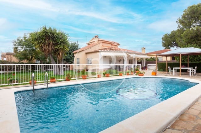 Chalet de 3 habitaciones en Náquera en venta con piscina - 350.000 € (Ref: 9525675)