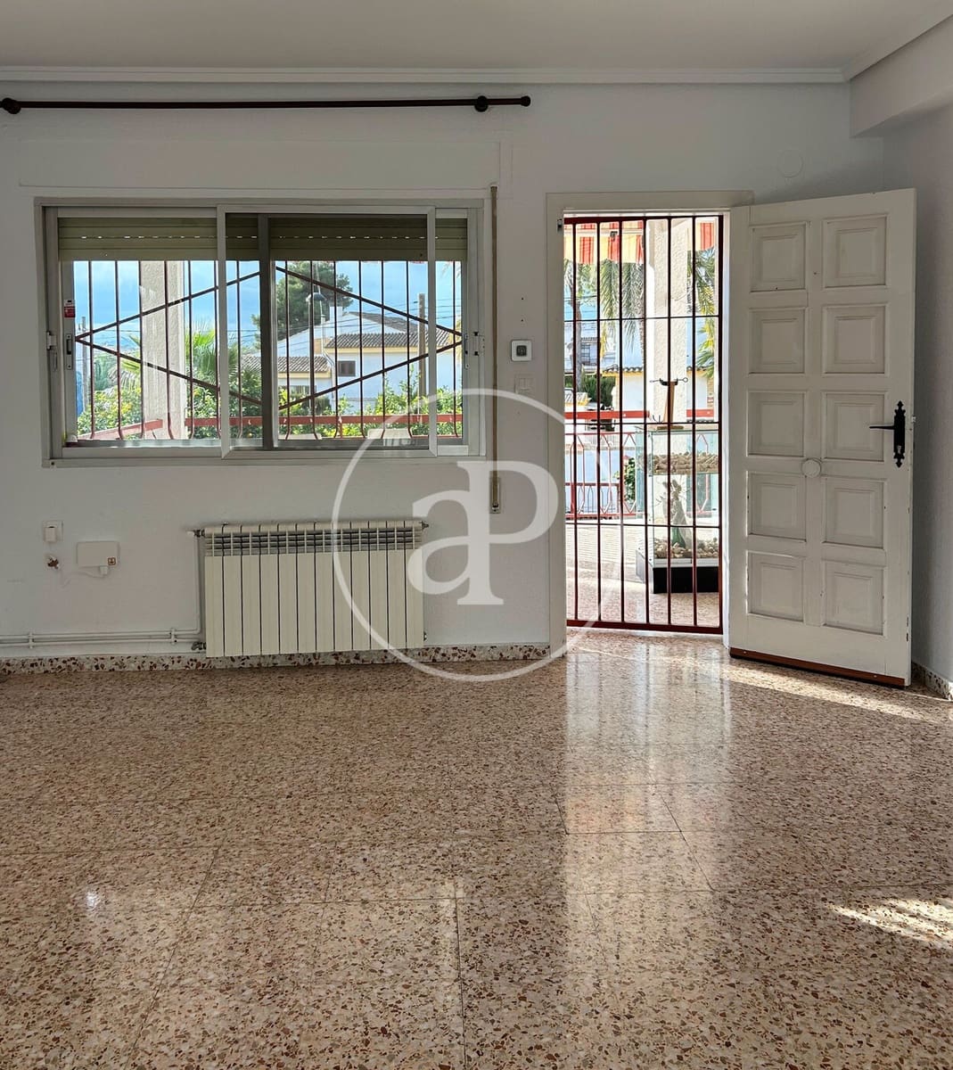 3 soveværelse Villa til salg i Torrent med swimmingpool - € 450.000 (Ref: 9525678)