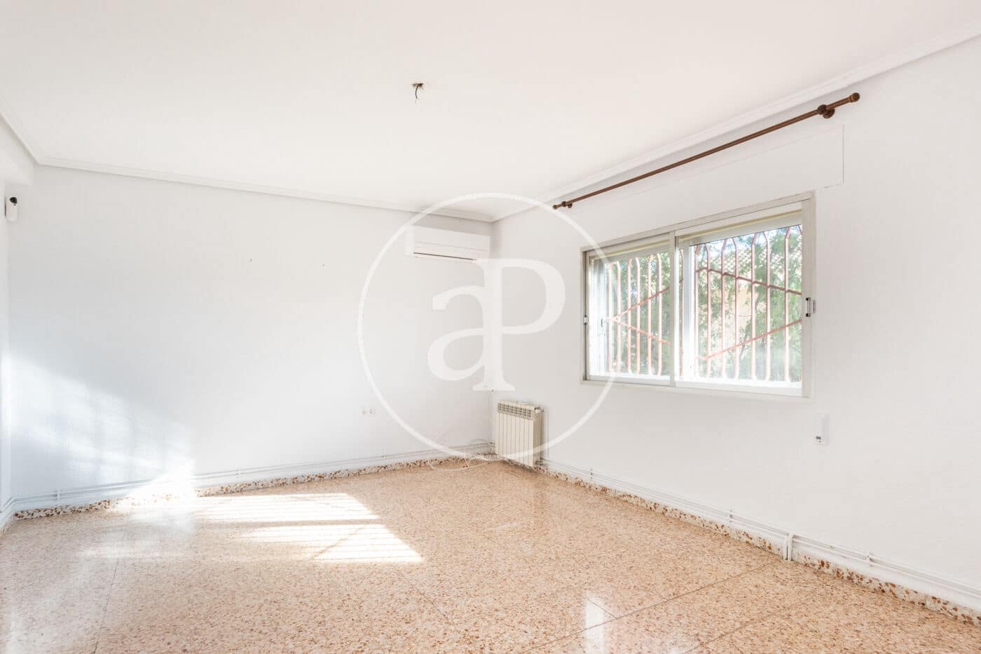 3 bedroom Villa for sale in Torrent with pool - € 450,000 (Ref: 9525678)