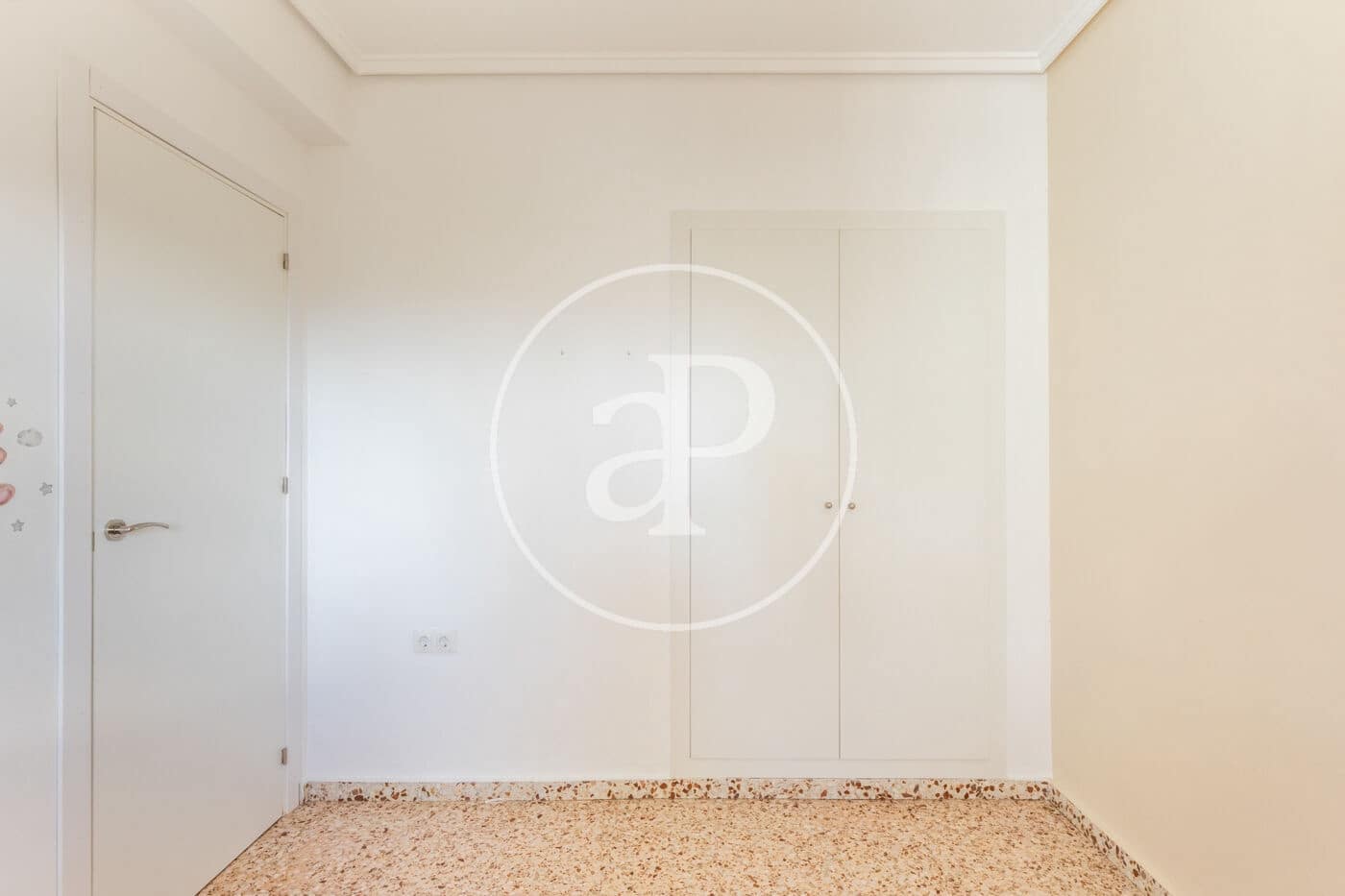 3 bedroom Villa for sale in Torrent with pool - € 450,000 (Ref: 9525678)