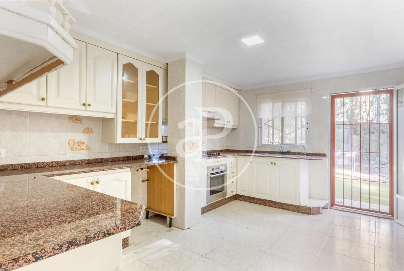 3 bedroom Villa for sale in Torrent with pool - € 450,000 (Ref: 9525678)