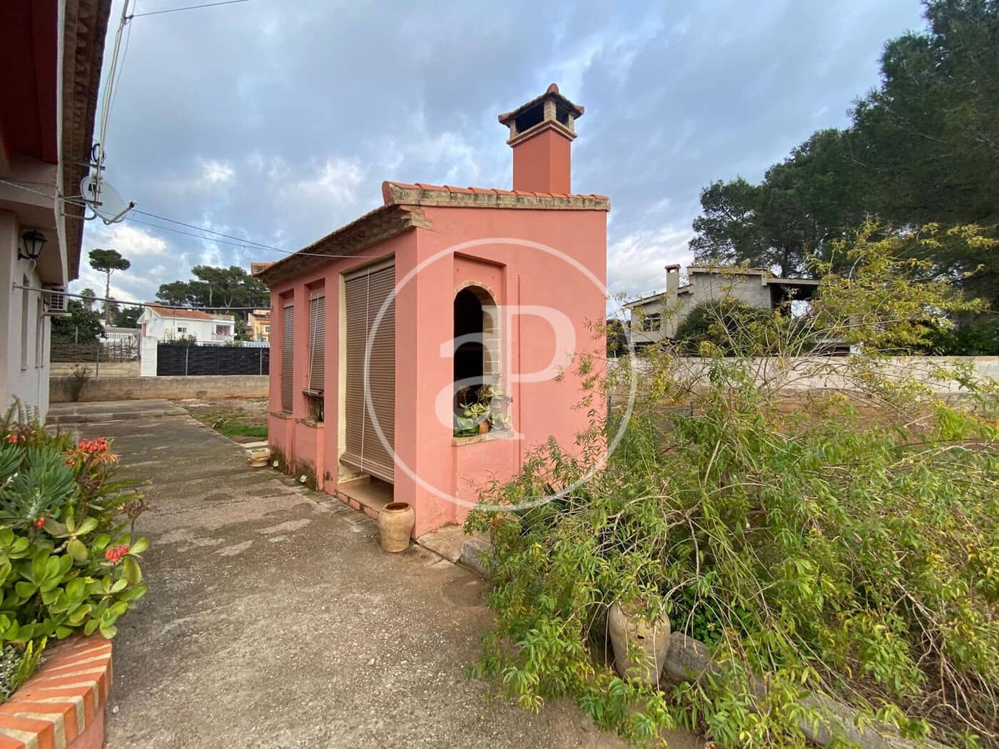 Chalet de 3 habitaciones en Alberic en venta con piscina - 193.000 € (Ref: 9525679)