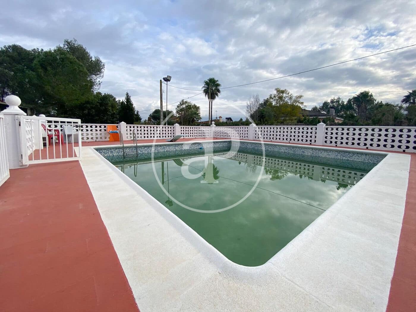 Chalet de 3 habitaciones en Alberic en venta con piscina - 193.000 € (Ref: 9525679)