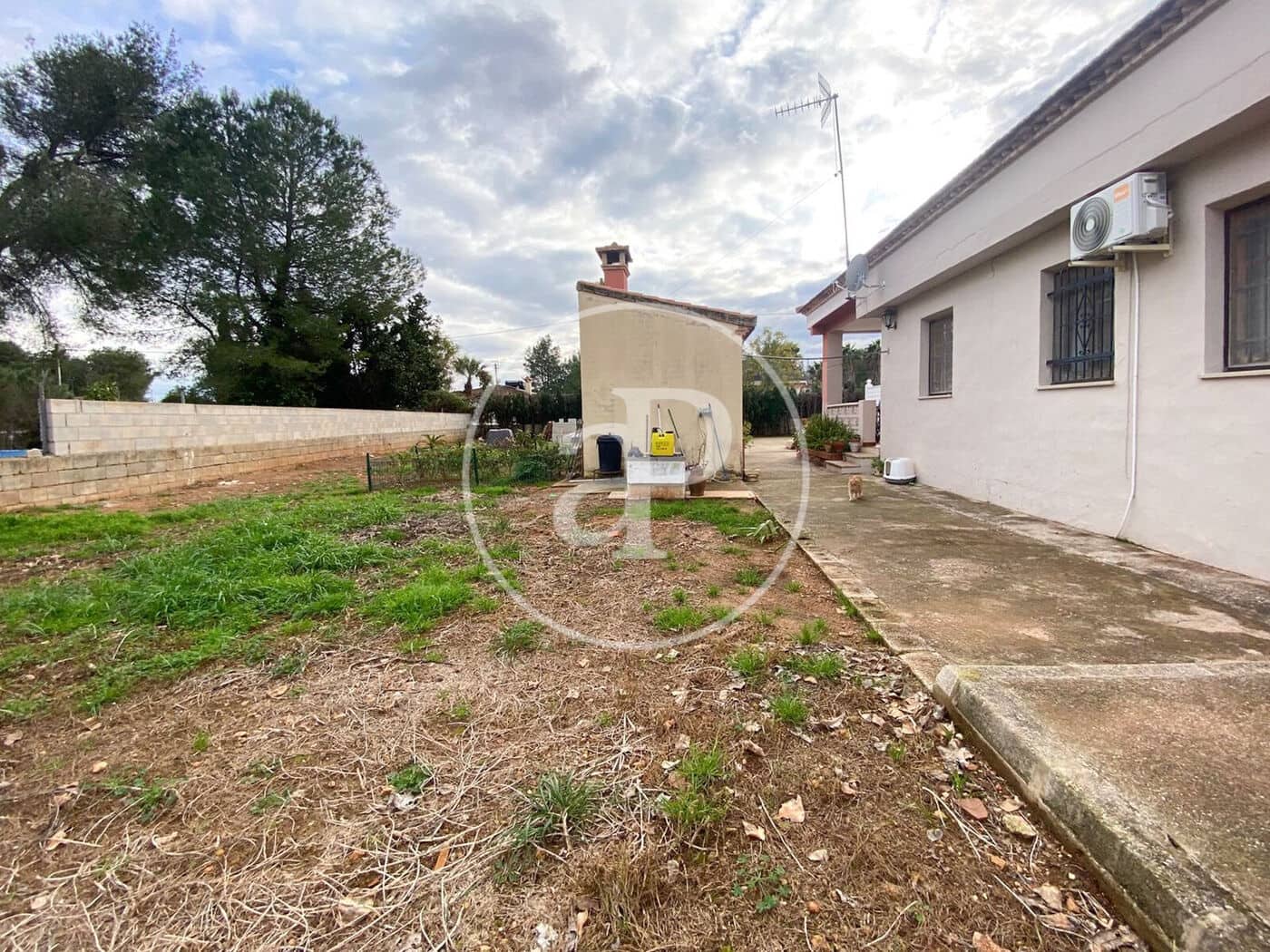 Chalet de 3 habitaciones en Alberic en venta con piscina - 193.000 € (Ref: 9525679)