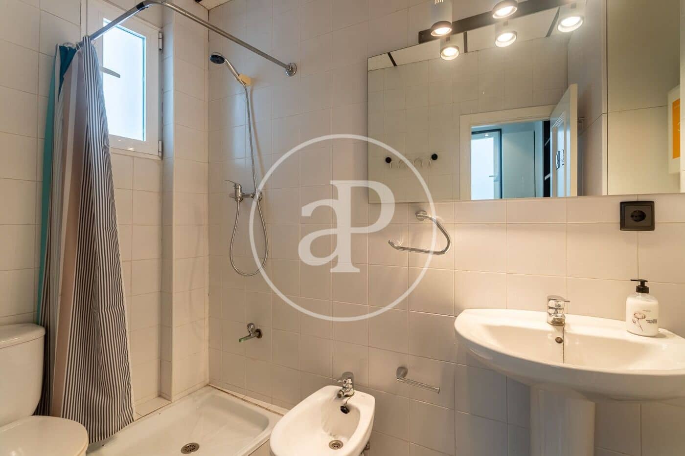 3 makuuhuone Huoneisto vuokrattavana paikassa Valencia kaupunki - 2 000 € (Ref: 9525684)