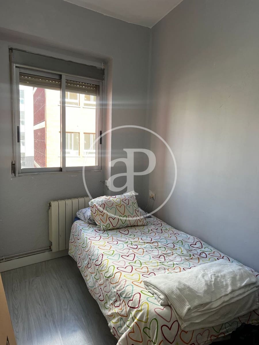 3 bedroom Apartment for rent in Valencia city - € 1,350 (Ref: 9525685)