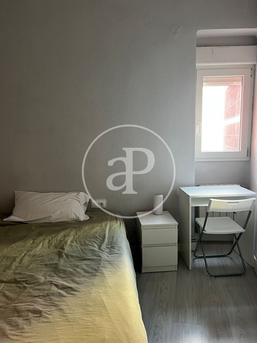 3 bedroom Apartment for rent in Valencia city - € 1,350 (Ref: 9525685)