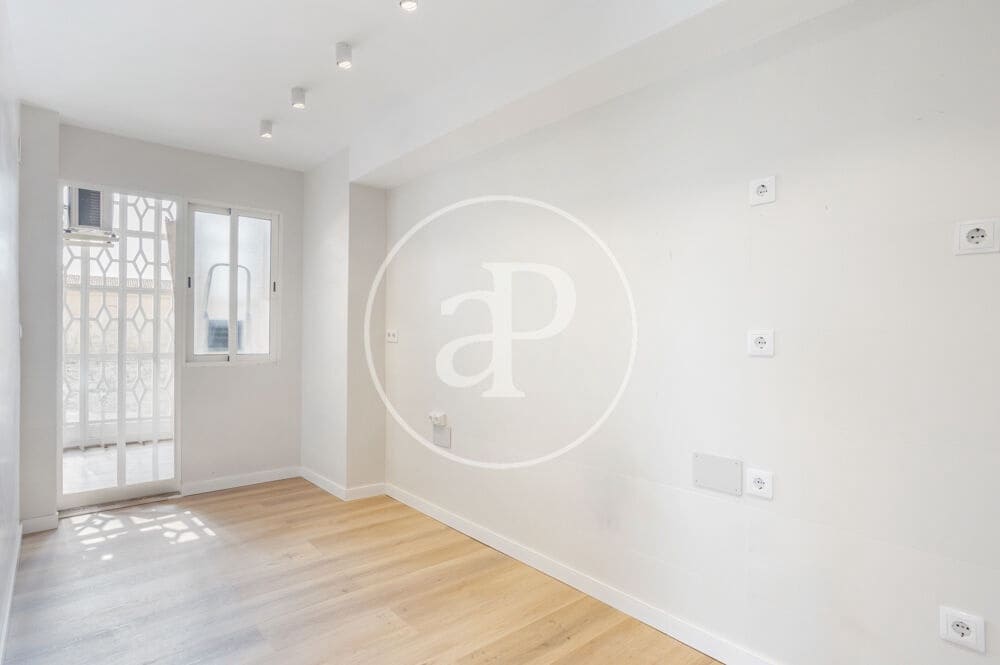 Apartamento de 3 habitaciones en València ciudad en venta - 245.000 € (Ref: 9525687)