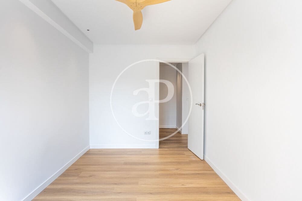 Apartamento de 3 habitaciones en València ciudad en venta - 245.000 € (Ref: 9525687)