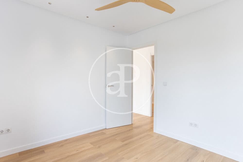 Apartamento de 3 habitaciones en València ciudad en venta - 245.000 € (Ref: 9525687)