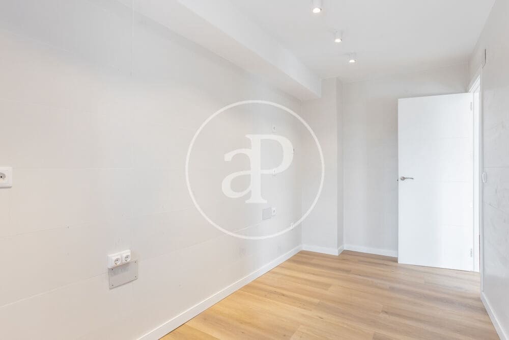 Apartamento de 3 habitaciones en València ciudad en venta - 245.000 € (Ref: 9525687)