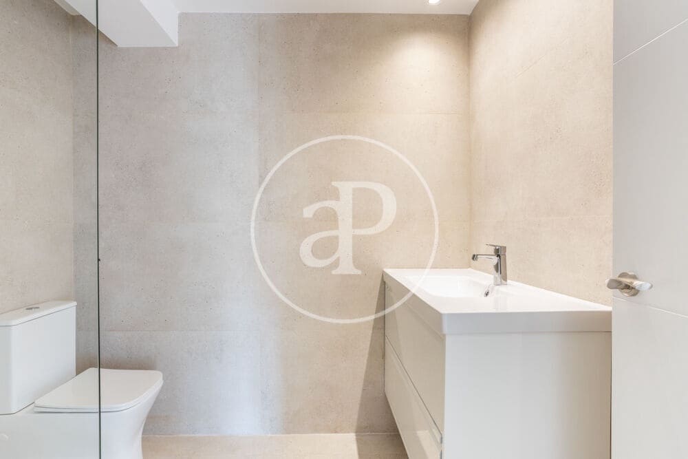 Apartamento de 3 habitaciones en València ciudad en venta - 245.000 € (Ref: 9525687)