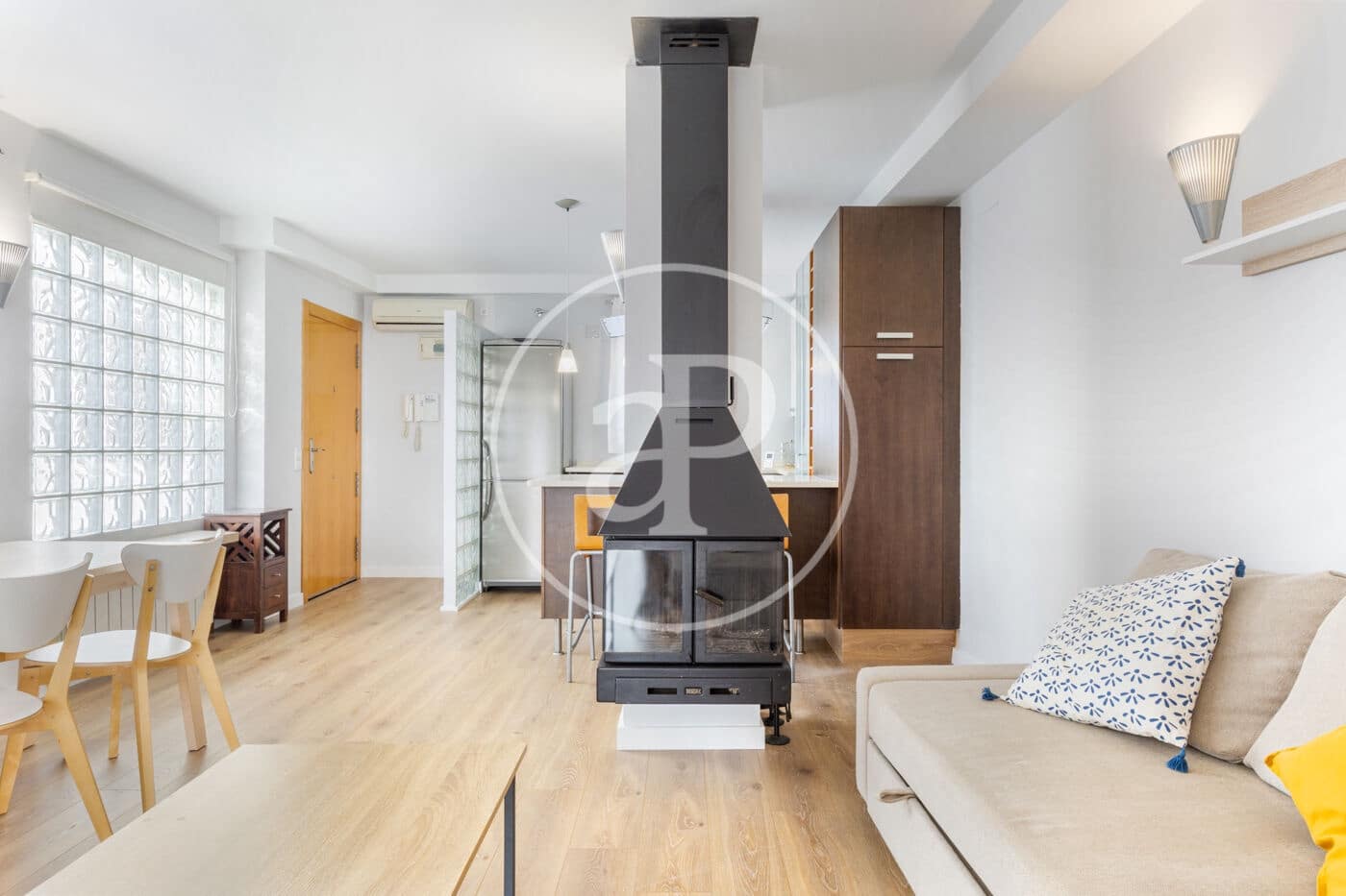 Penthouse de 1 chambre à louer à Valence ville - 1 400 € (Ref: 9525688)