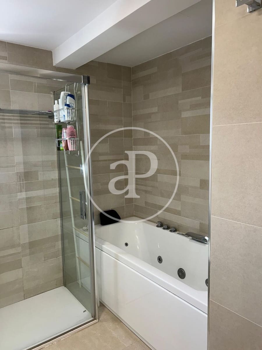 5 bedroom Villa for sale in Torrent with pool - € 750,000 (Ref: 9525690)