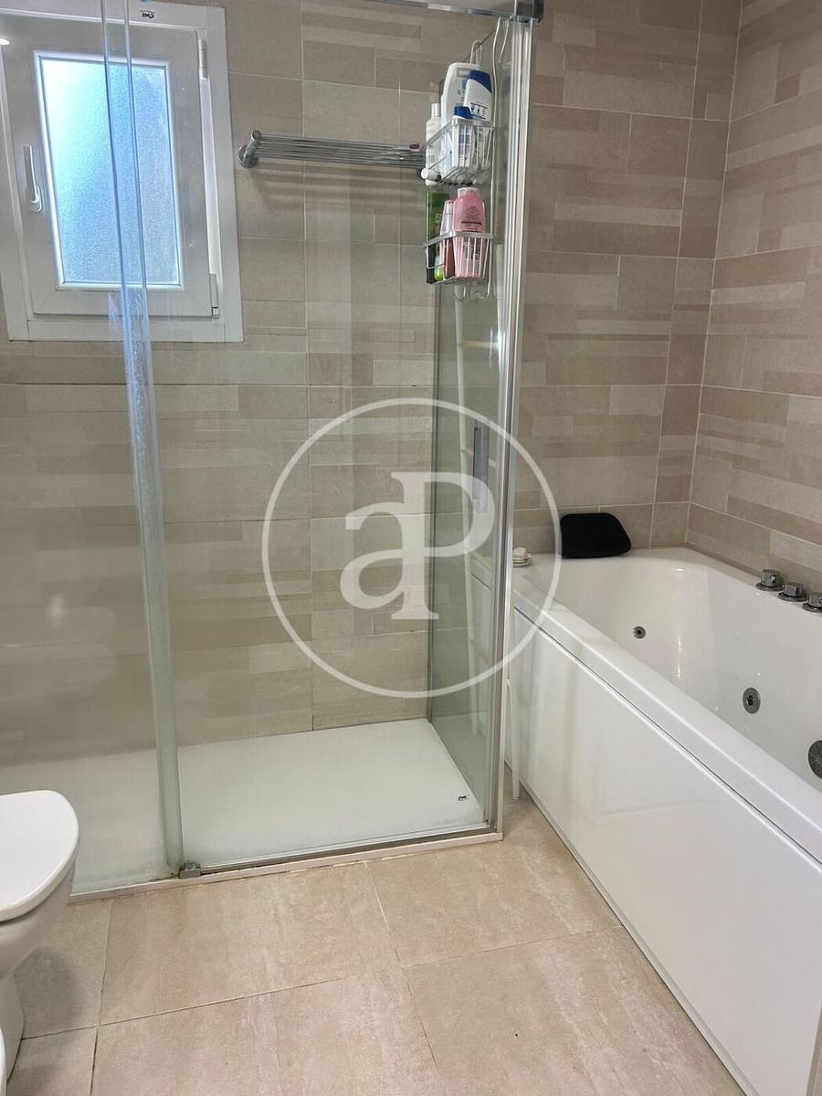 5 bedroom Villa for sale in Torrent with pool - € 750,000 (Ref: 9525690)