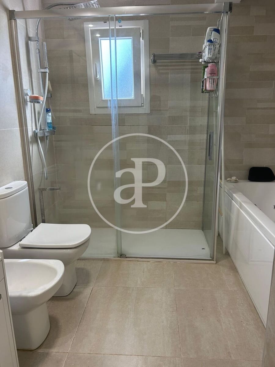 5 bedroom Villa for sale in Torrent with pool - € 750,000 (Ref: 9525690)