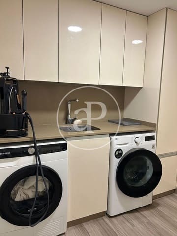 5 bedroom Villa for sale in Torrent with pool - € 750,000 (Ref: 9525690)