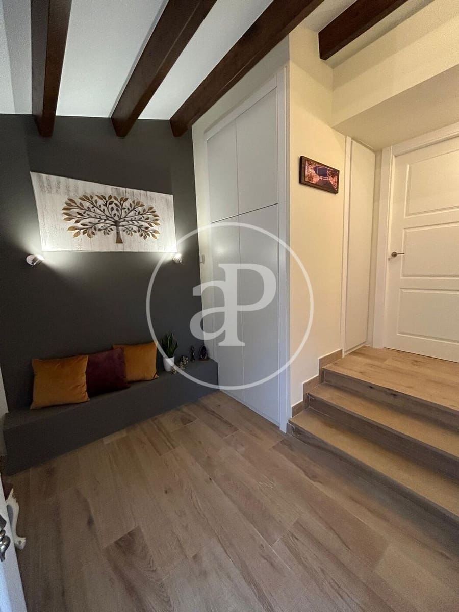 5 bedroom Villa for sale in Torrent with pool - € 750,000 (Ref: 9525690)