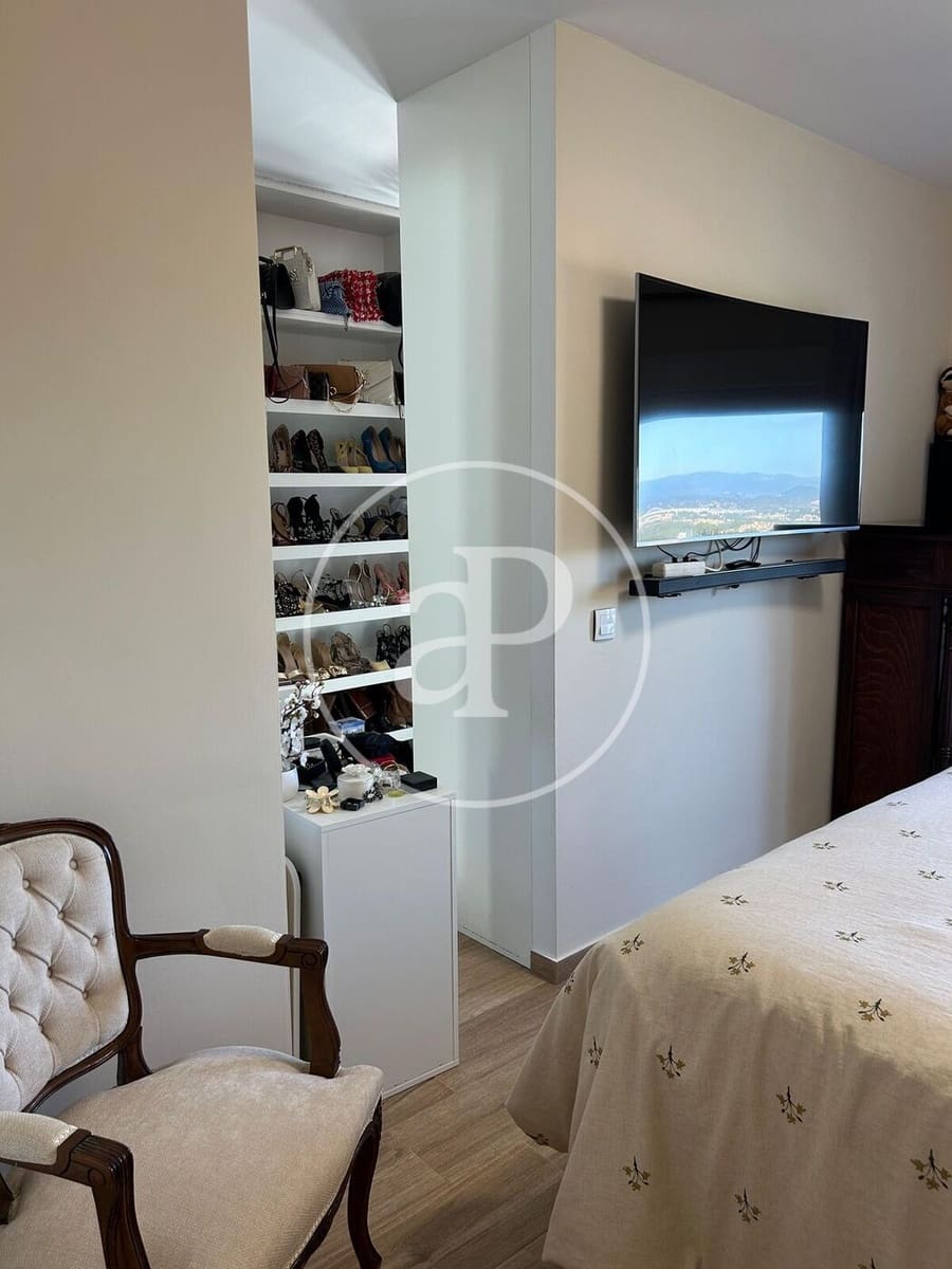 5 bedroom Villa for sale in Torrent with pool - € 750,000 (Ref: 9525690)