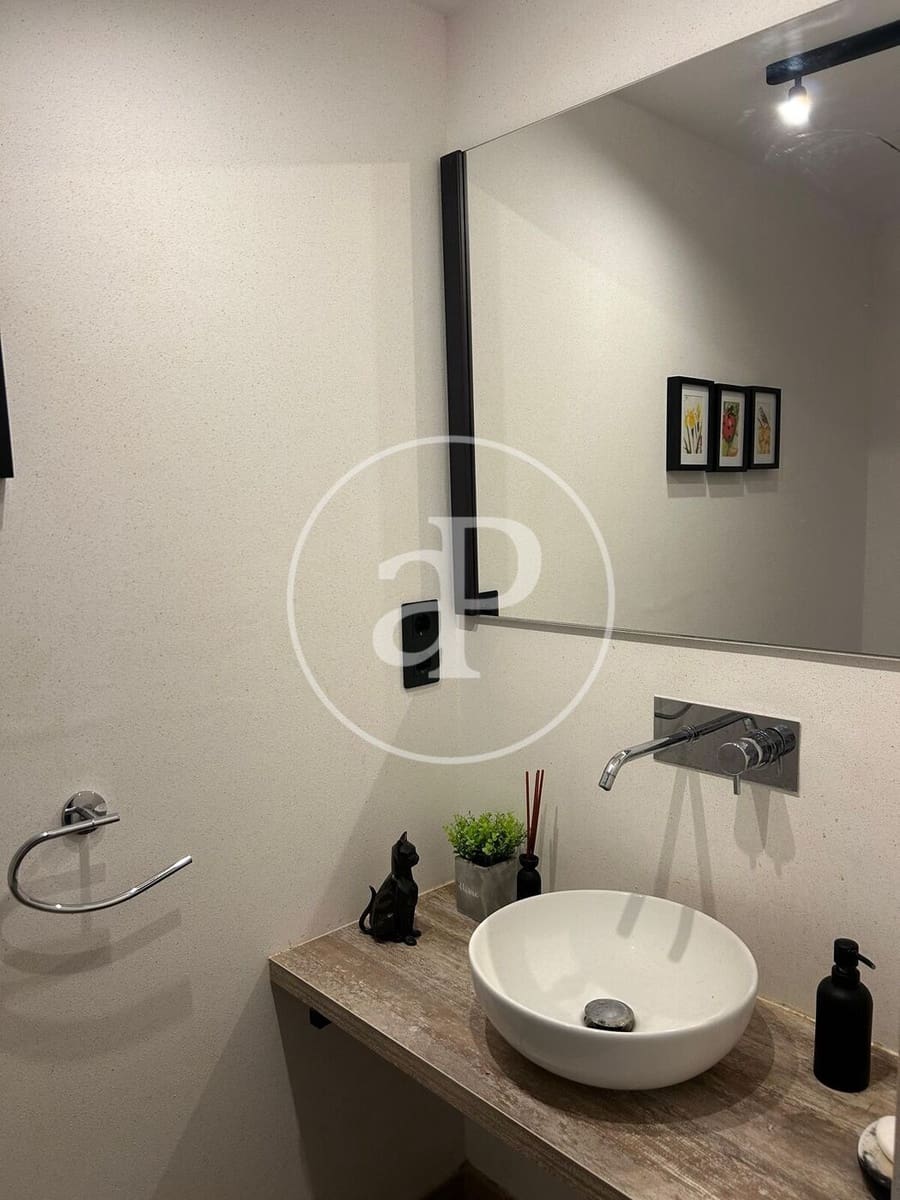 5 bedroom Villa for sale in Torrent with pool - € 750,000 (Ref: 9525690)