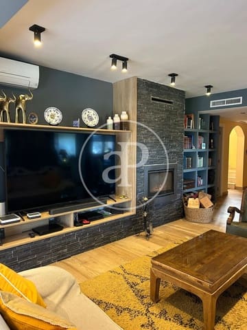 5 bedroom Villa for sale in Torrent with pool - € 750,000 (Ref: 9525690)