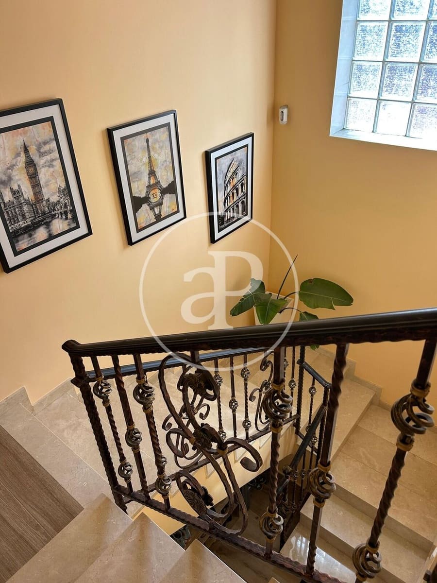 5 bedroom Villa for sale in Torrent with pool - € 750,000 (Ref: 9525690)