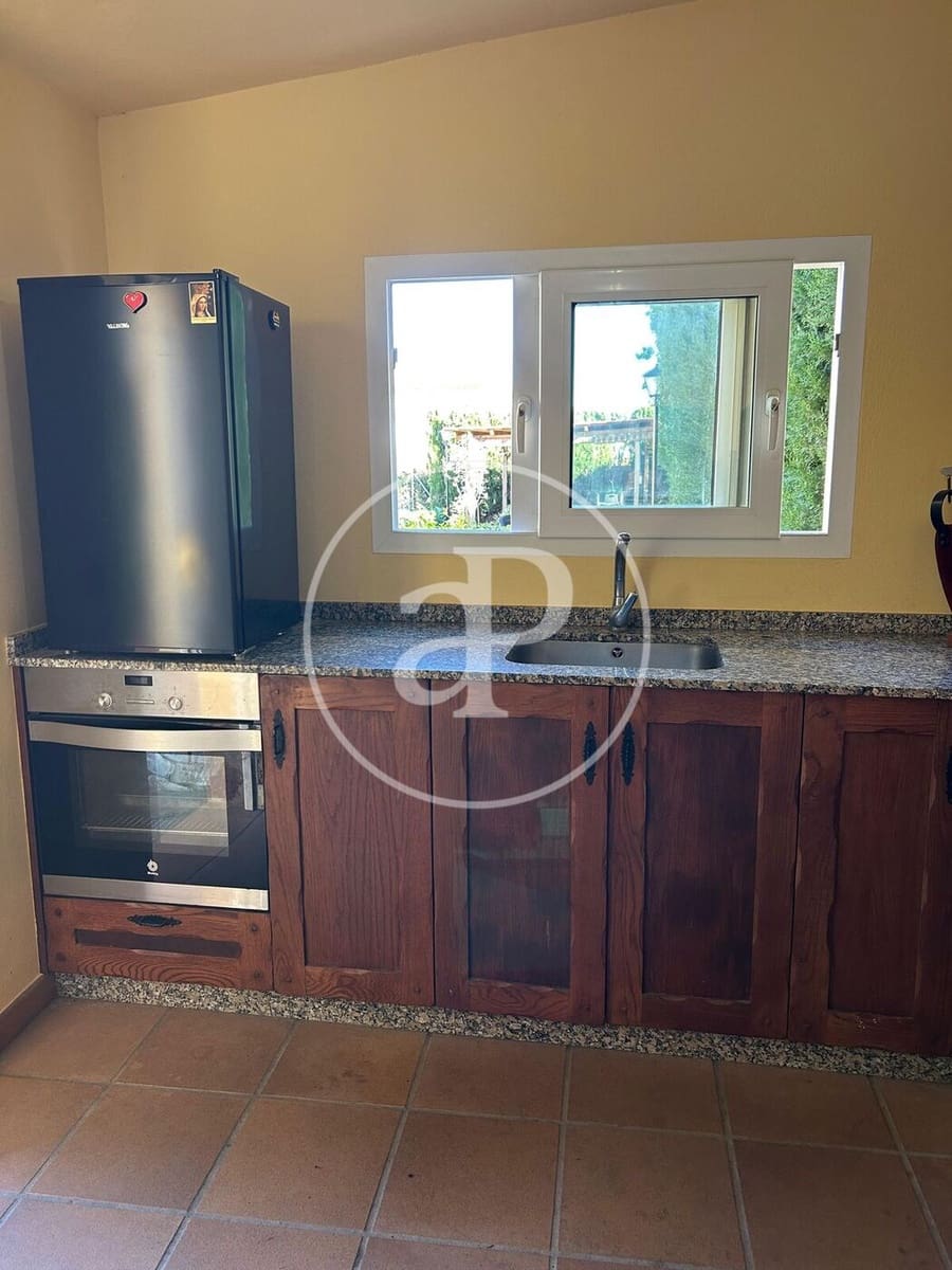 5 bedroom Villa for sale in Torrent with pool - € 750,000 (Ref: 9525690)