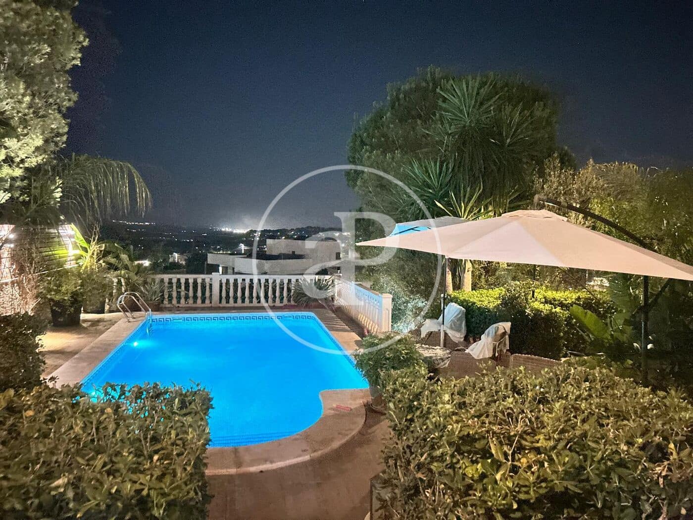 5 bedroom Villa for sale in Torrent with pool - € 750,000 (Ref: 9525690)