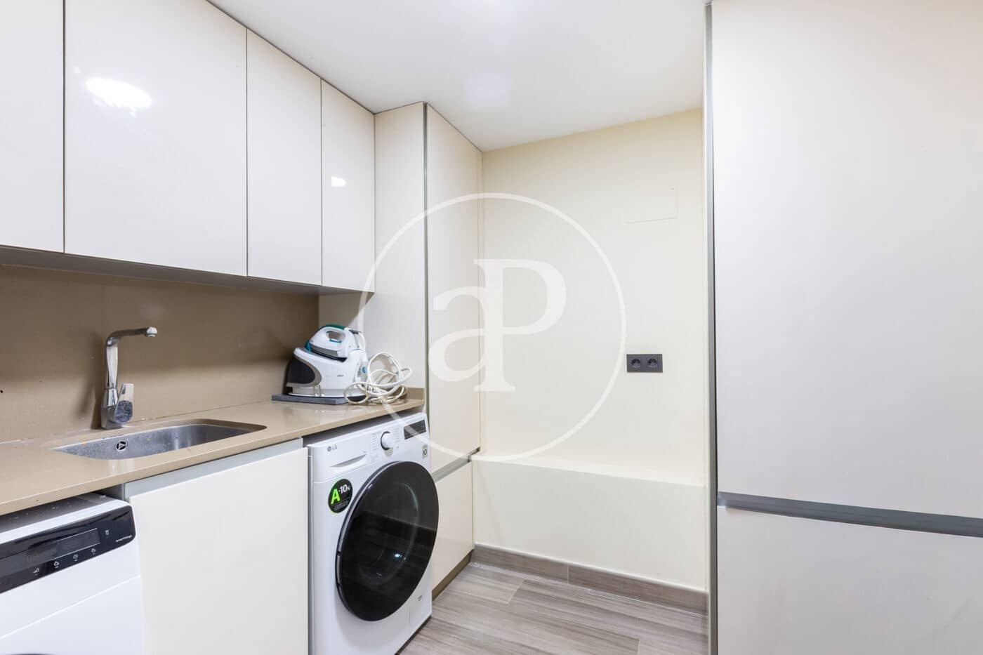 5 soverom Villa til salgs i Torrent med svømmebasseng - € 750 000 (Ref: 9525690)