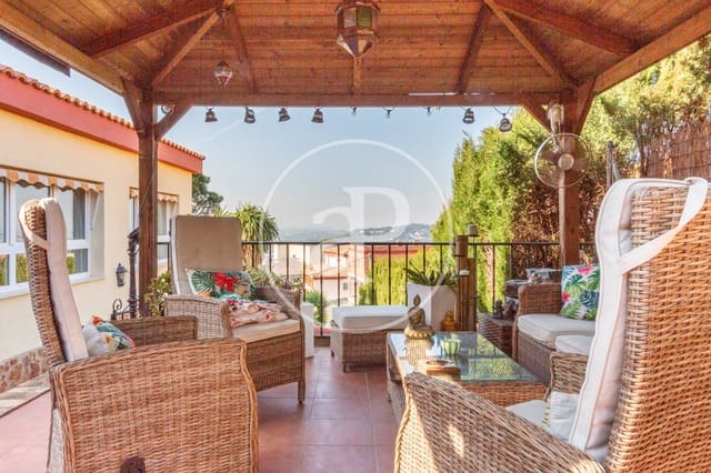 Chalet de 5 habitaciones en Torrent en venta con piscina - 750.000 € (Ref: 9525690)