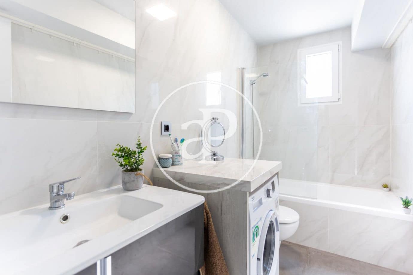 3 makuuhuone Kattohuoneisto vuokrattavana paikassa Valencia kaupunki - 1 600 € (Ref: 9525693)