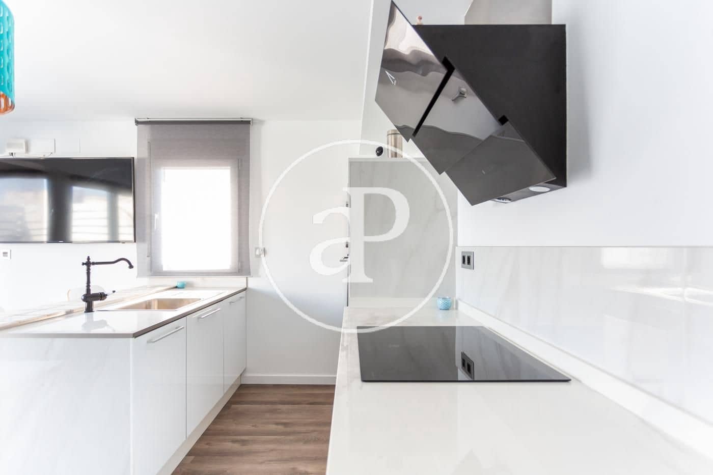 3 makuuhuone Kattohuoneisto vuokrattavana paikassa Valencia kaupunki - 1 600 € (Ref: 9525693)